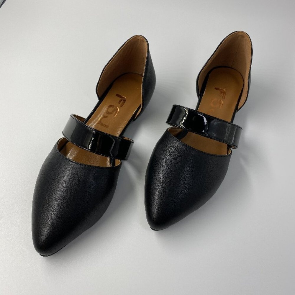 FSJ Black Faux Leather Closed Toe Flats